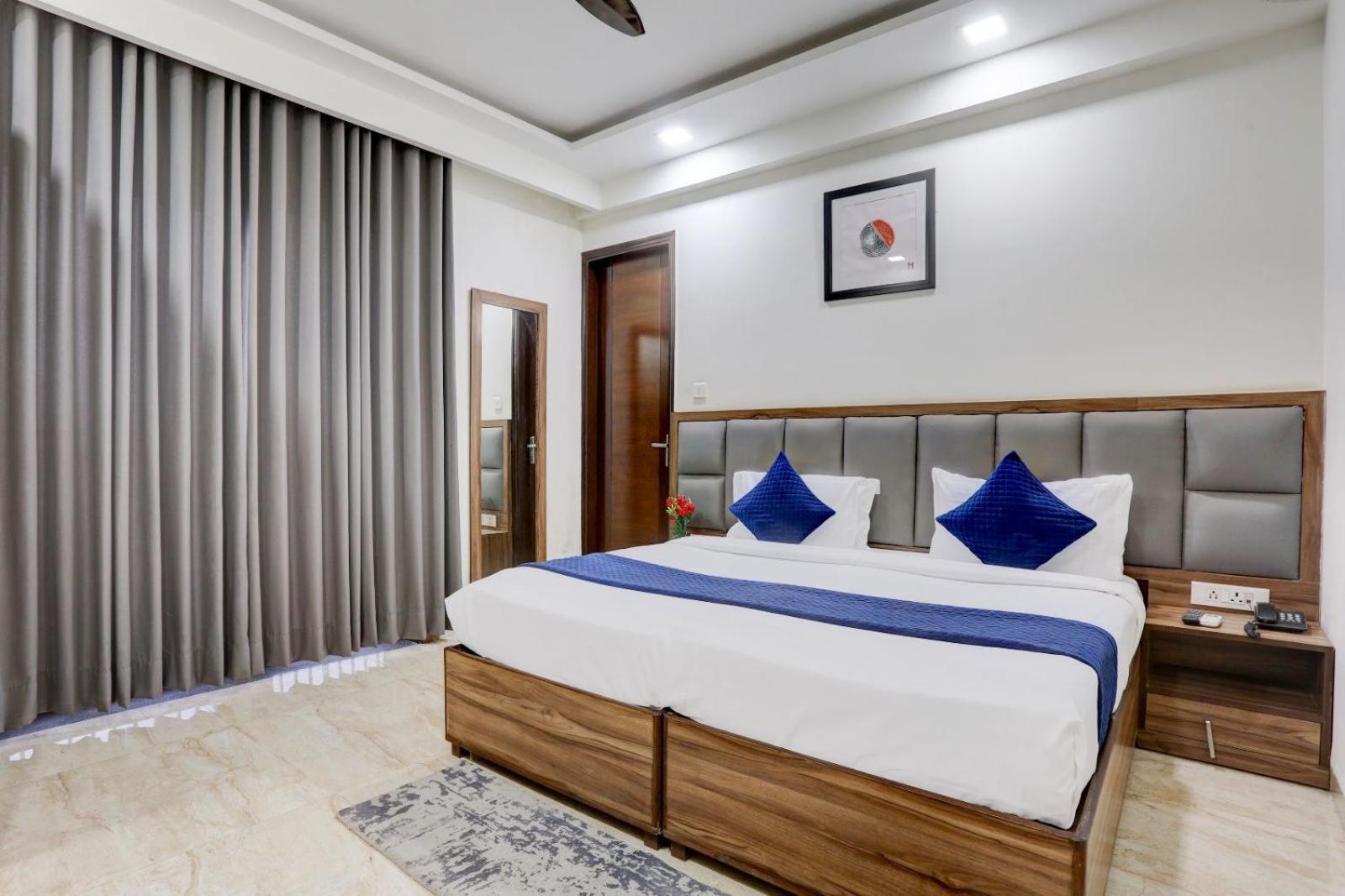 Hotel Greysky Medicity Gurgáon Kültér fotó