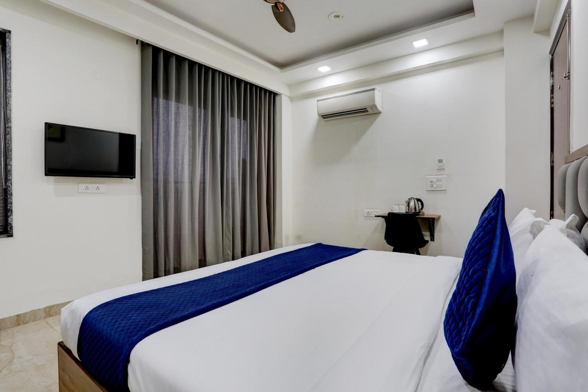Hotel Greysky Medicity Gurgáon Kültér fotó